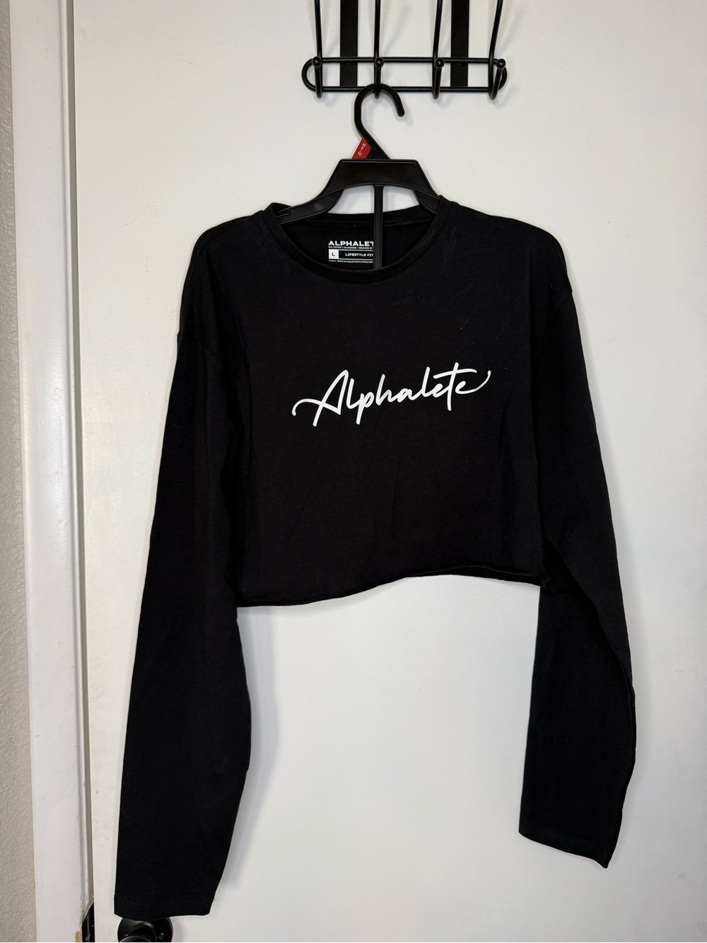 Alphalete Black Cropped Long-Sleeve Gym Top